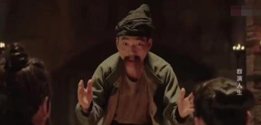 周星驰|因长得太“坏”被周星驰发掘，每天片酬2000元，在横店买车又买房