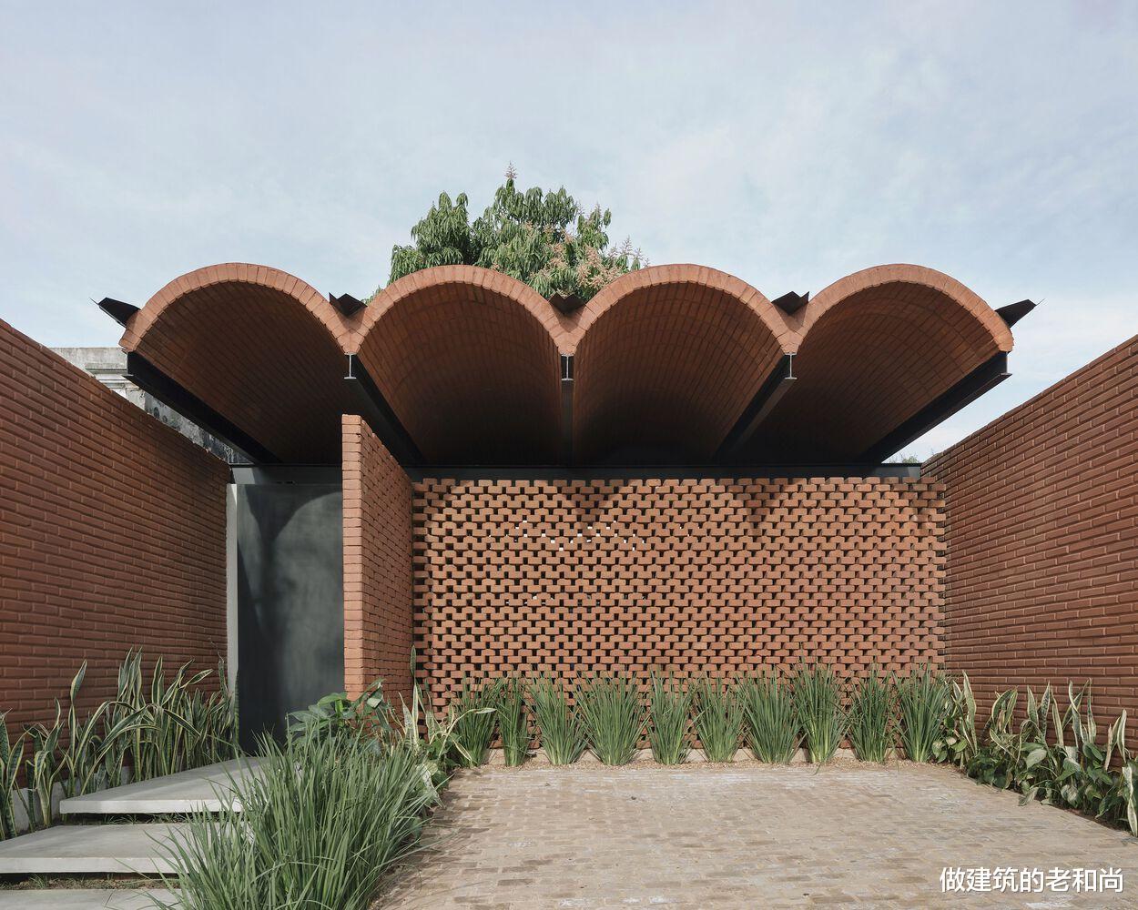 建筑师|不同于梦想改造家明星建筑师翻车，这个红砖住宅细节满满