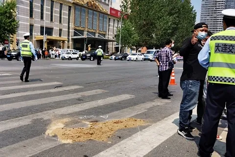 大连理发师撞人致五死,一审被判死刑,被告人不服,提出上诉