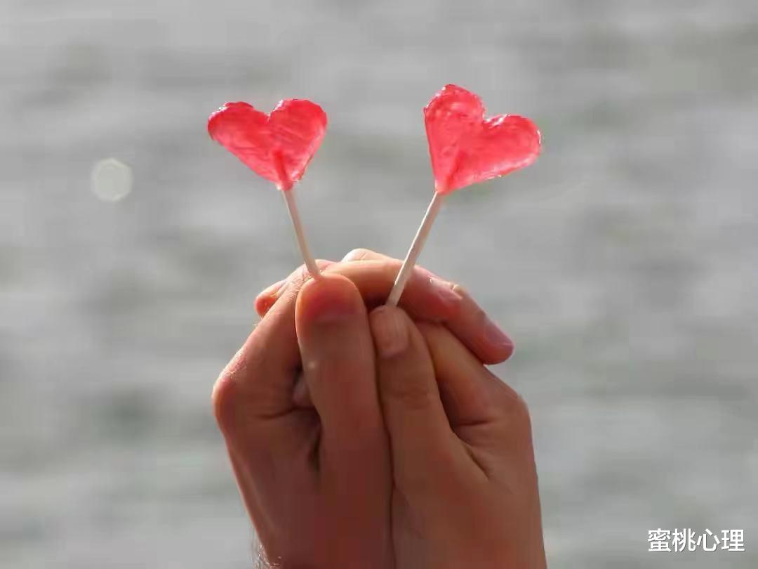 蜜桃心理|女人别傻了，男人对你的这些年\＂疼爱\＂不是真爱，只是想睡你