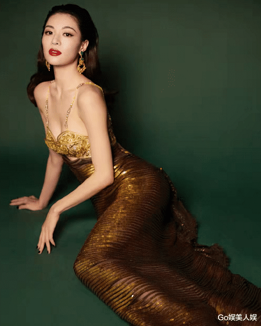 迪丽热巴|ELLE风尚大典明星造型：迪丽热巴造型吸睛，钟楚曦人间富贵花