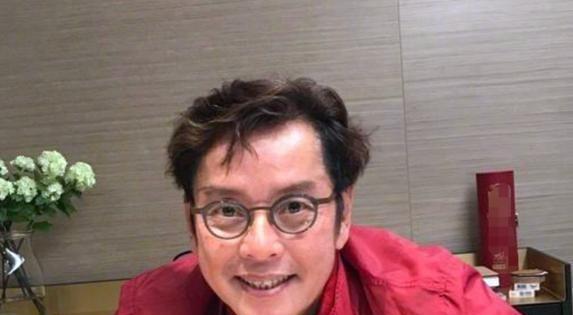 谭咏麟|谭咏麟后悔“一夫两妻”，直言：太辛苦，大家别学我