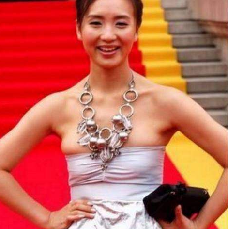 删除|明星最想删除的黑历史，李冰冰台上挖鼻孔，陈好尴尬得难以启齿