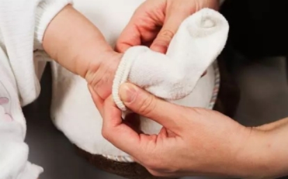 前沿时尚宝妈咪|为何宝宝总脱袜子？今天为你“揭秘”！