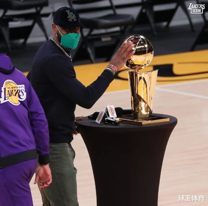 湖人队|不装了!詹姆斯放话夺冠!湖人4巨头有望复制火箭奇迹