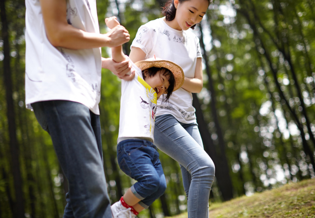 青龙衣超级棒棒 可以让孩子和其他同学一起,为贫困生,组织学习用品捐赠