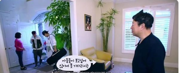 阳光语言矫正说|晒晒刘宪华在加拿大的豪宅，全屋三层复式设计，院子还有3个车库