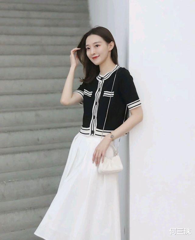 何三沫|怎么搭配才有女人味？简约又浪漫的穿搭，可以轻松呈现温柔气质