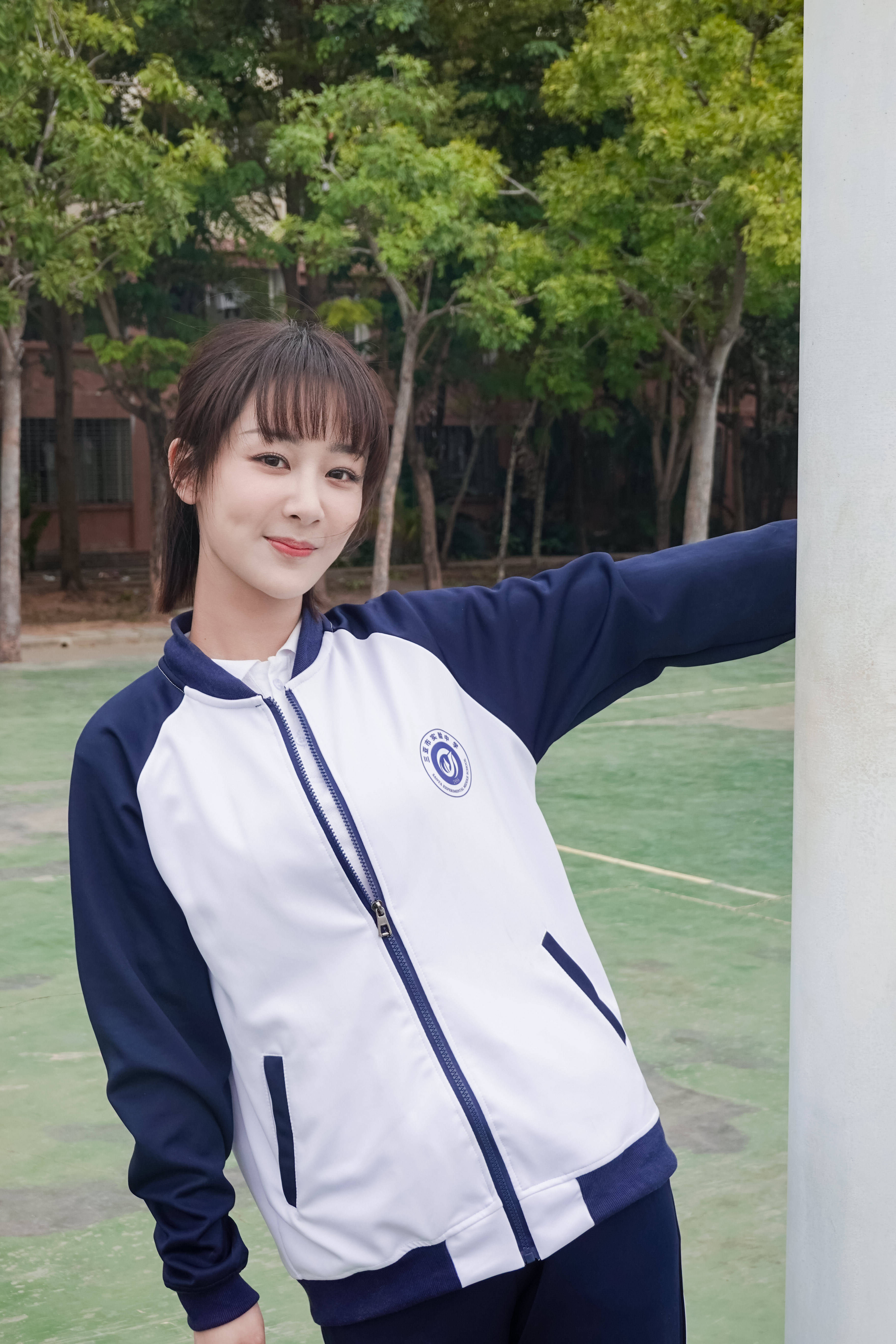 杨紫|杨紫发文：妈妈想您，舍不得您，走的时候好想哭，可我忍住了，我会好好生活