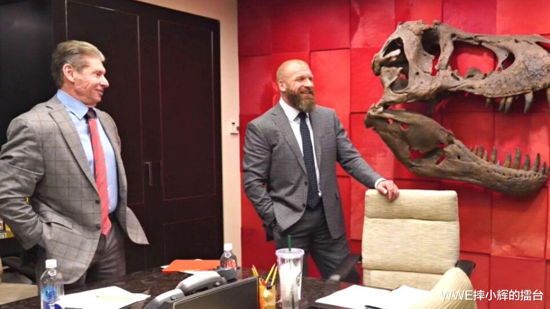 aew|逼上梁山！HHH王大锤屡次被削权，最后会不会割袍断义加盟AEW？