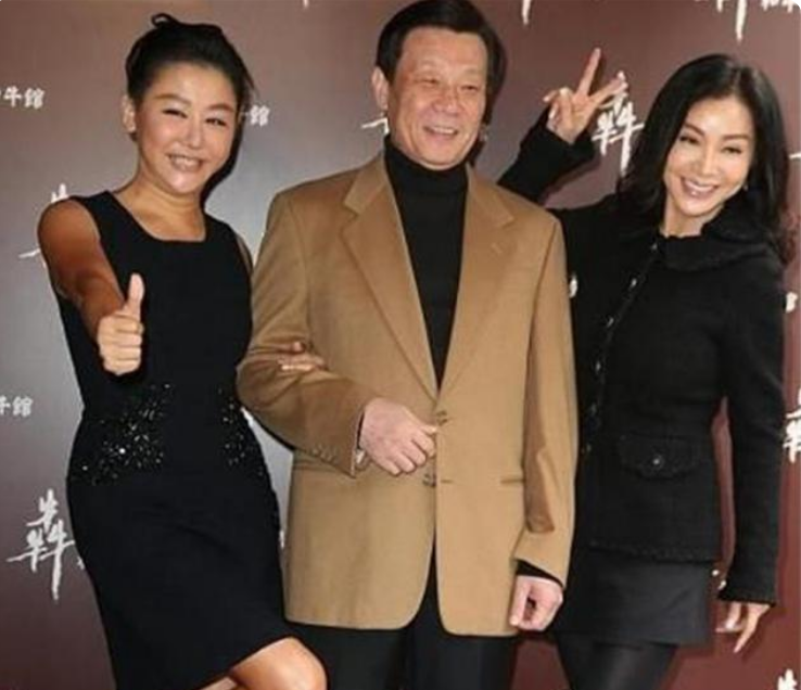 寇世勋|他有两位妻子，一位住楼上一位住楼下，年过六旬儿女成双却喊太累