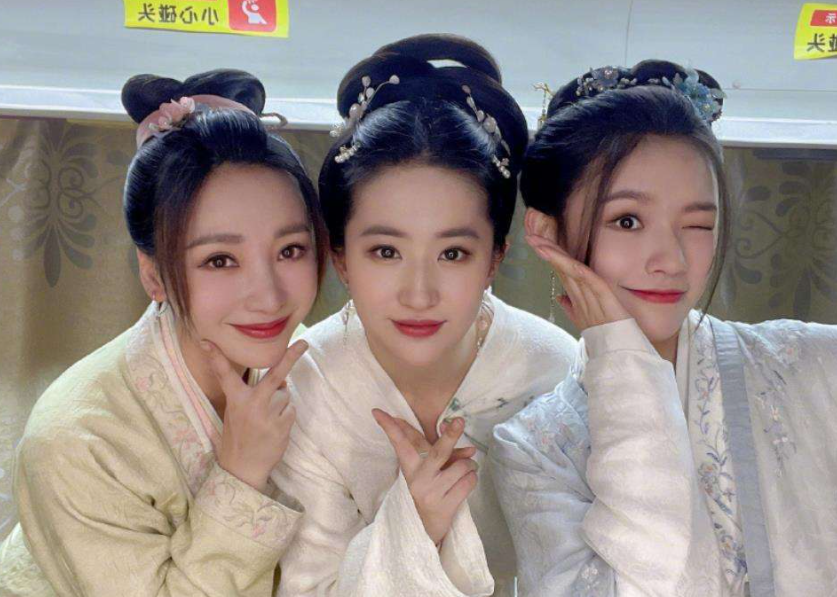 刘亦菲|“小龙女”刘亦菲的成名史,和她背后的“神仙妈妈”刘晓莉