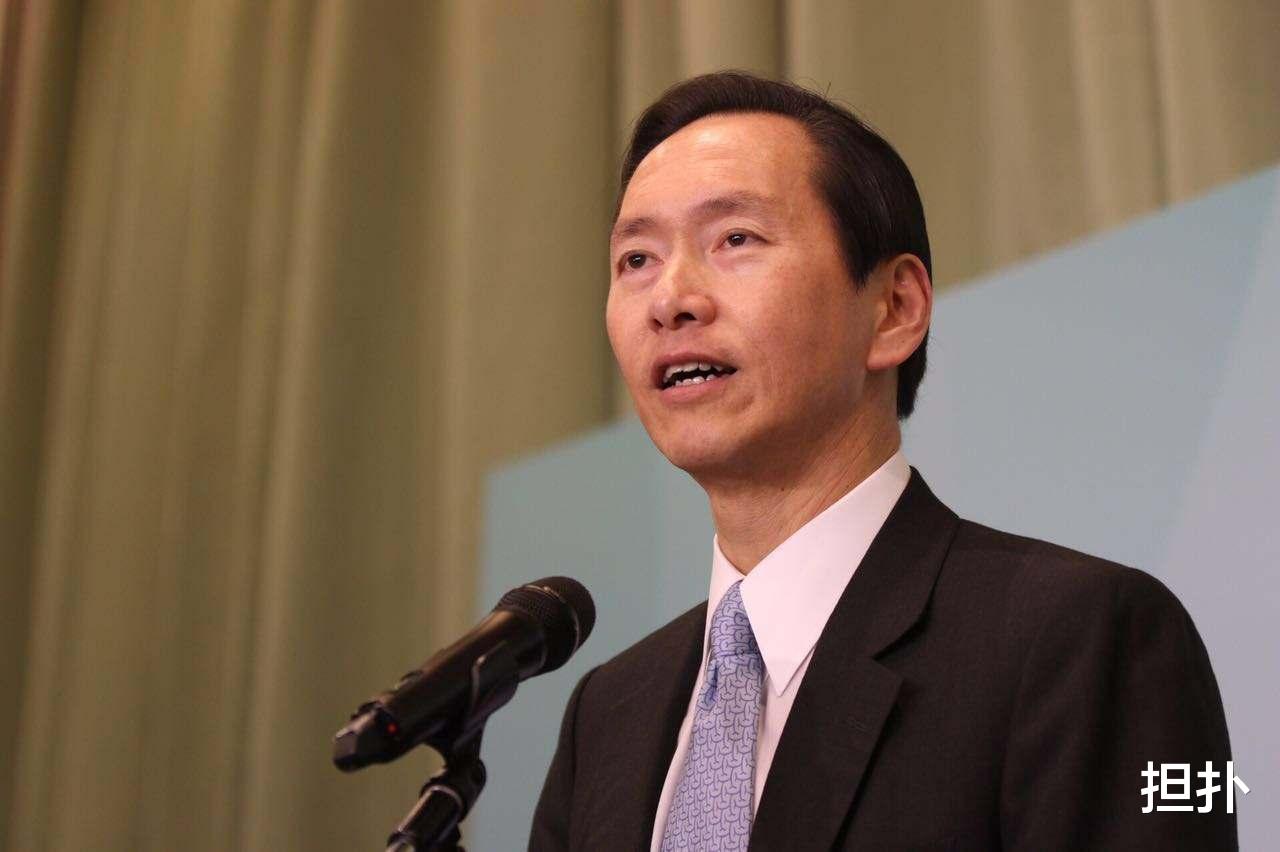 霍启刚|霍启刚未来最大的对手，出身于千亿豪门，爷爷父亲叔父都是金融家