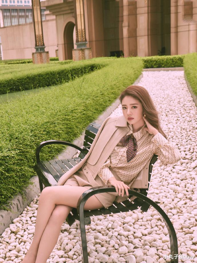 陈道明|安以轩带家人玩耍被偶遇，生图被疑身材发福，最新写真像魔法变身