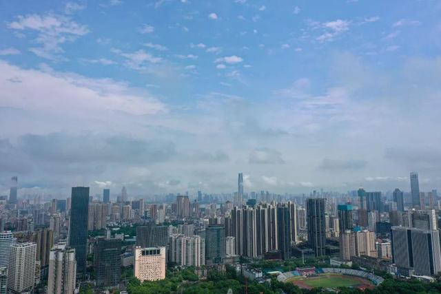 长江日报 蓝天短暂上线，雷电暴雨大风仍步步紧逼！下周强对流继续上演