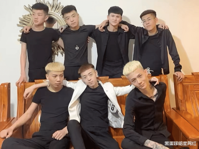 社会小伙宇将军，直播扰民被举报，放话“没啥事”，粉丝：没教养