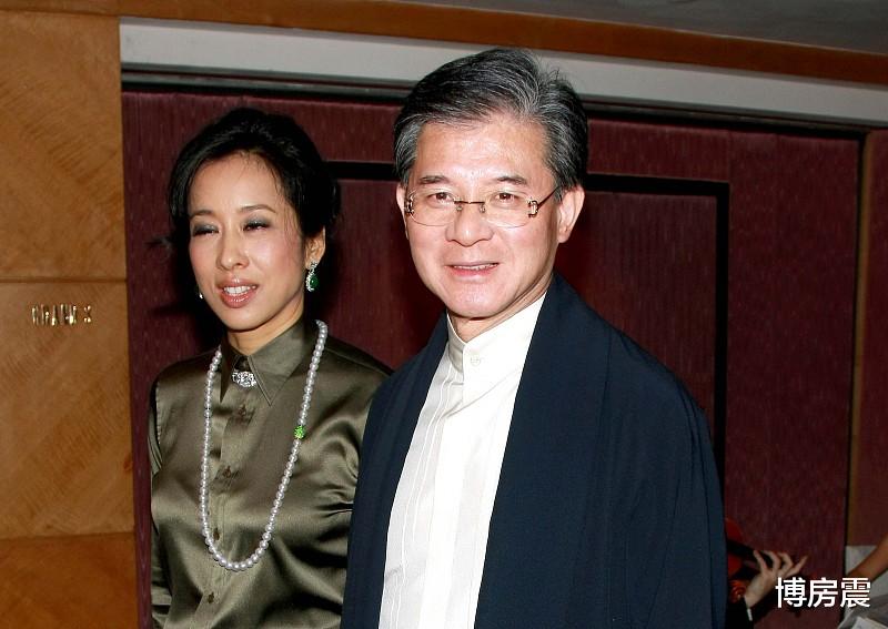 朱玲玲|朱玲玲改嫁给罗康瑞，霍启刚反而成大赢家，将再获得百亿资产