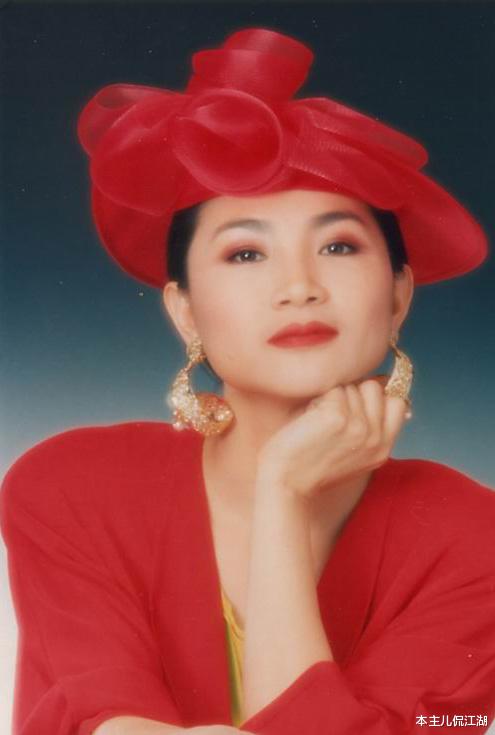 凤飞飞|凤飞飞：嫁大丈夫也幸福，36岁做妈妈，独子继承40亿遗产销声匿迹