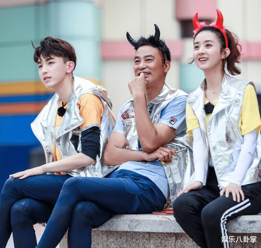 向华强|他才是香港真正的大佬，向华强都对他礼让三分，却对赵丽颖宠爱有加