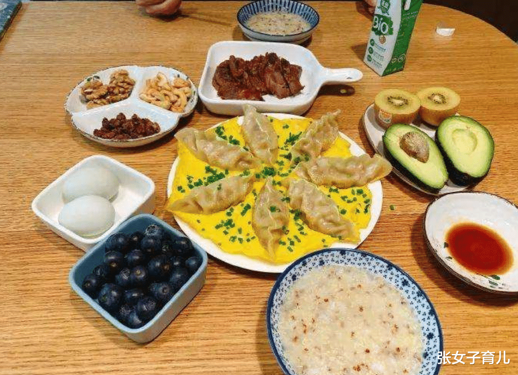 跑步|奶奶每天让孩子早餐喝粥,儿媳意见大,儿科医生却夸娃娃早餐营养
