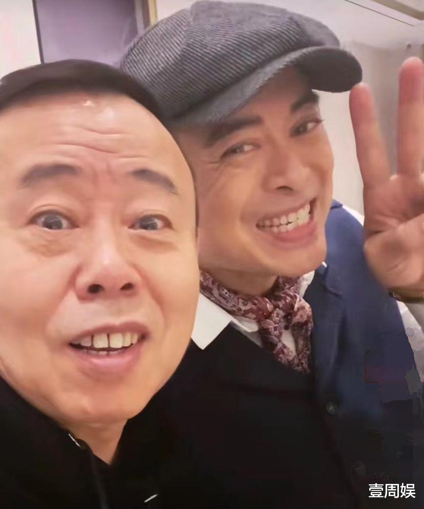 斛珠夫人|樊少皇直播间卖白酒，全程沦为工具人，网友：向潘子看齐了！