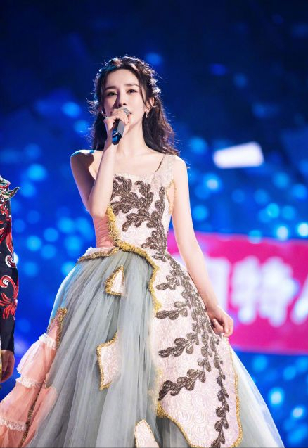 跨年晚会|2022跨年晚会来袭，各大卫视晚会现场却意外频频