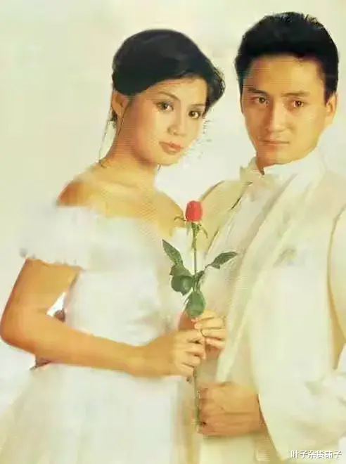 罗中旭|1985年在翁美玲的葬礼上，汤镇业把折断的梳子放入了棺木，以示结发夫妻之礼