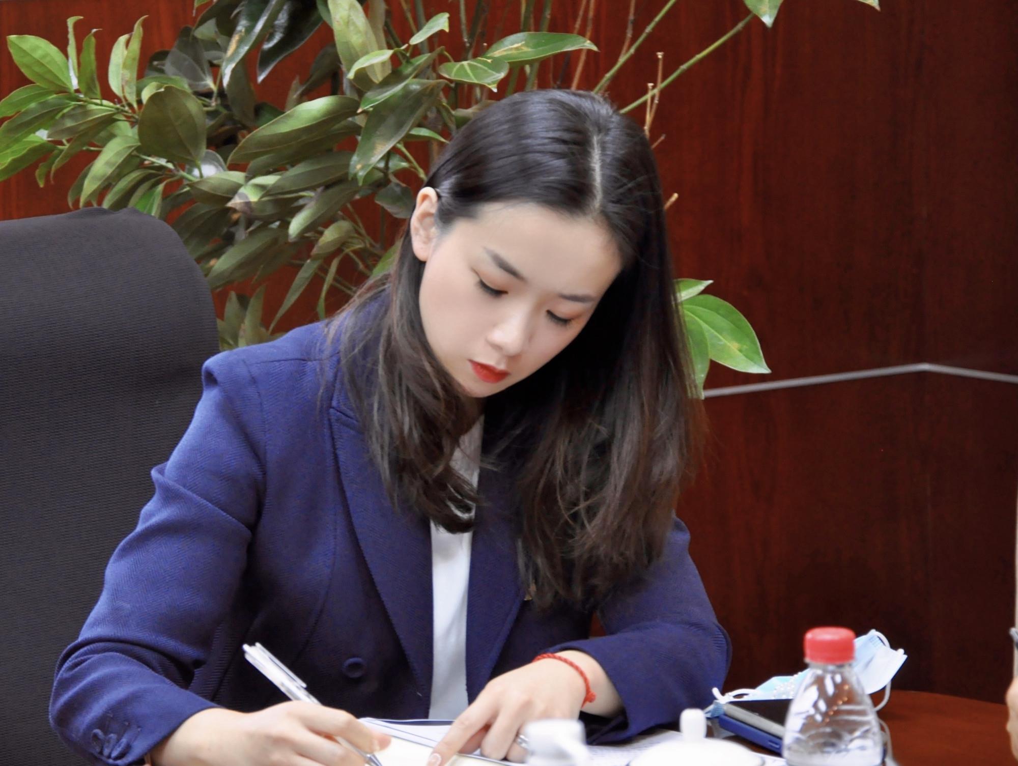 杨鸣|CBA三消息：杨鸣妻子身份被曝，梅奥确定留队，弗格大概率离队