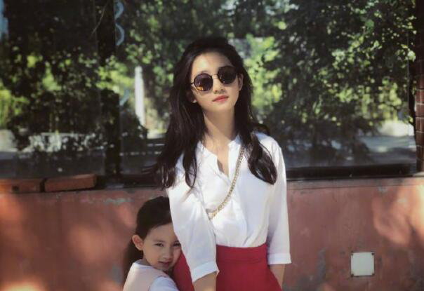 小爱|从小爱打扮和从小不爱打扮的女孩，长大后差距有点大，家长要重视