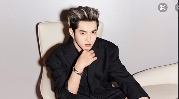 吴亦凡|吴亦凡被抓现场疑似曝光？遛弯大哥还原现场真相，网友：当场吃瓜