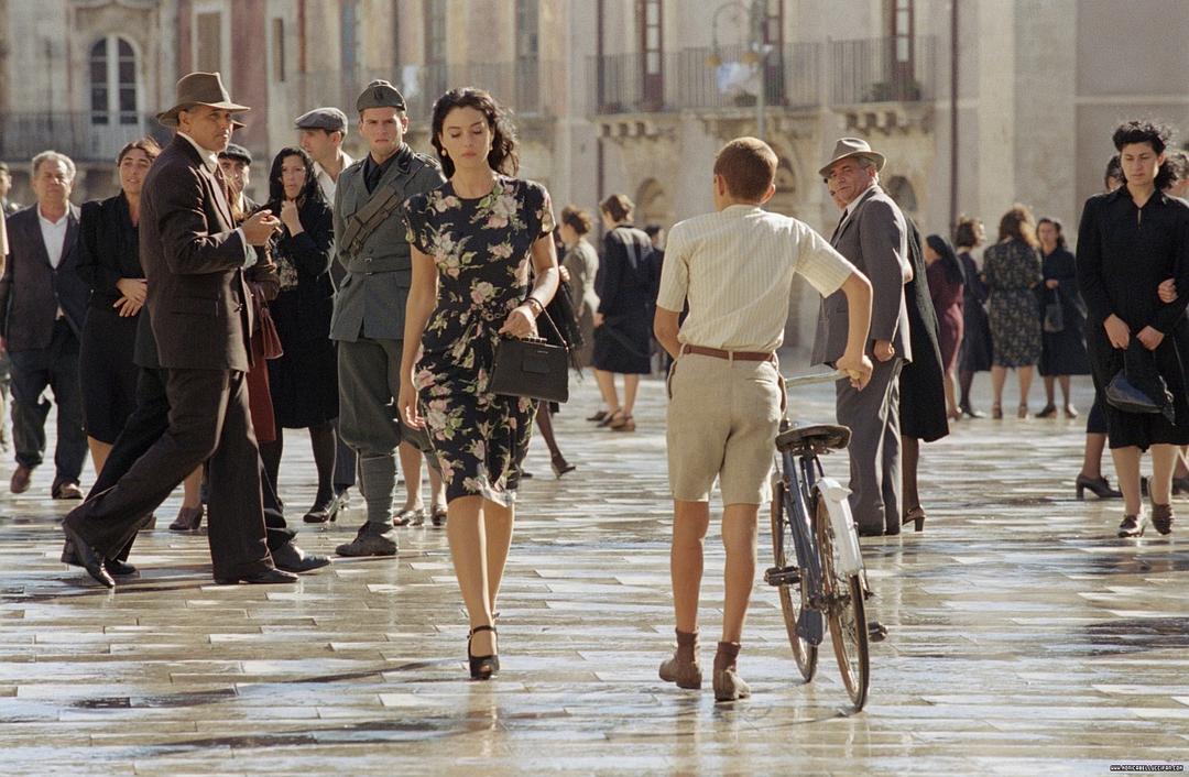 莫妮卡·贝鲁奇|苏菲玛索比她俩丑？“她有什么罪过？她唯一的罪过就是太美丽”