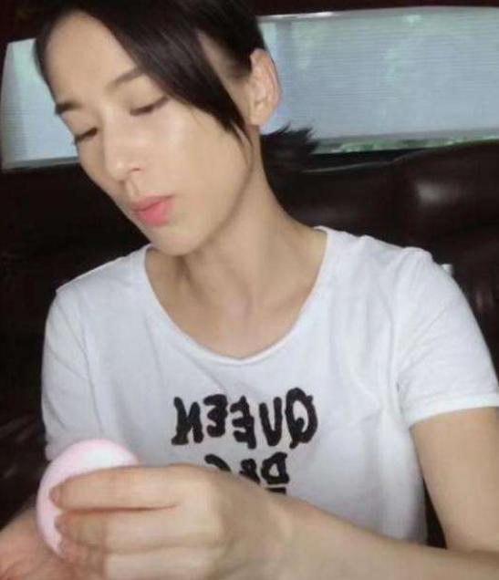 长寿 黄圣依随身带的护手霜，沈梦辰也在用，用后肌肤暗沉干燥消失了