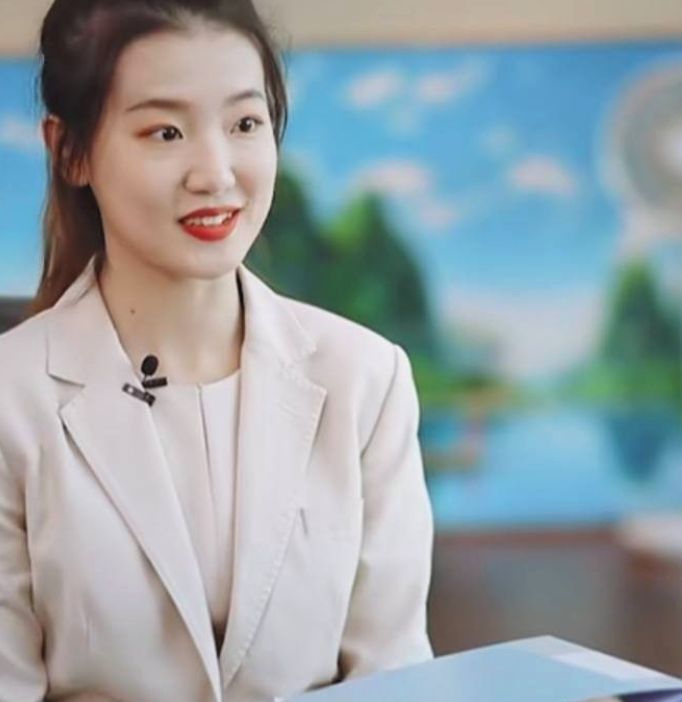 穿衣搭配|因董明珠“提拔”火出圈,初入职场气质出众,学霸美女——孟羽童