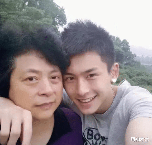 张哲瀚|张哲瀚与前日本首相儿子合影曝光,家庭背景越扒越复杂,人脉太广