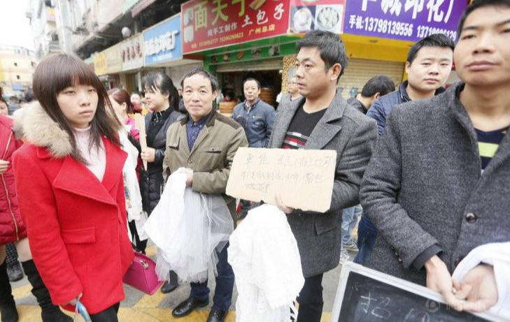 浪子芳华 5天8小时都实行26年了，八千招不到人的工厂，一天要上几个小时班呢