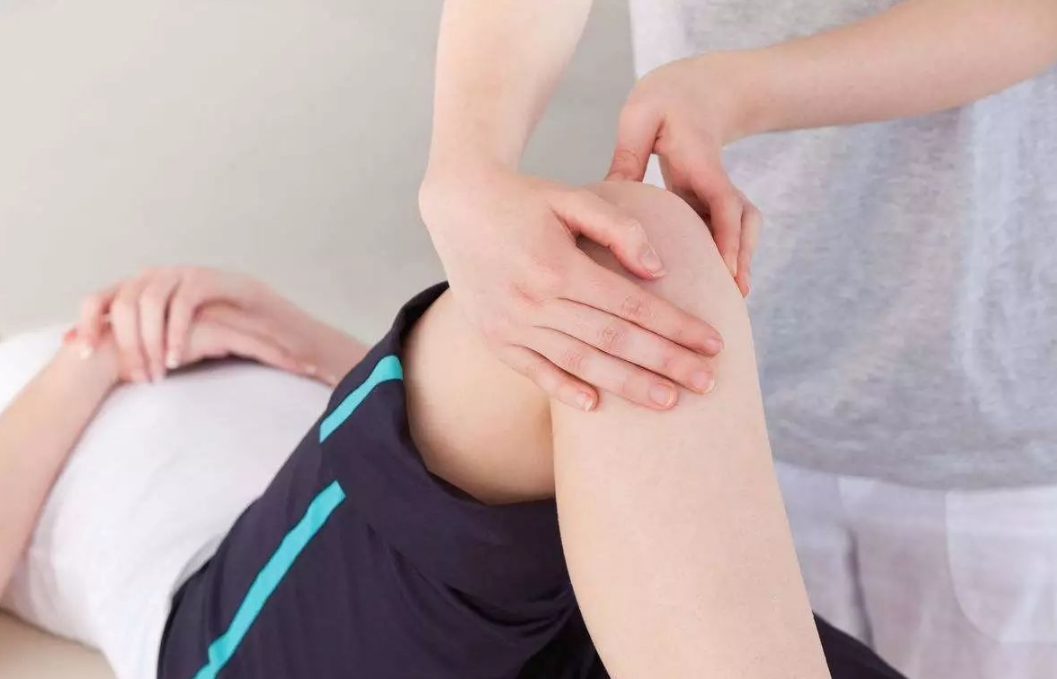 枝妈育儿说|入秋迎来身高发育黄金期，孩子有三个表现，说明要“转骨”猛长个