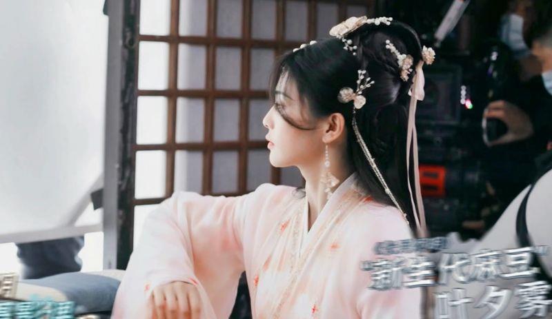 白梦妍|罗云熙白鹿《长月烬明》片场Battle拍照技术！高难度修仙手势公开