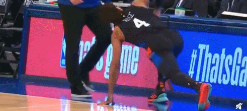 罗斯|比50分还炸！拼到崴脚剁地，今天的罗斯太好哭了！