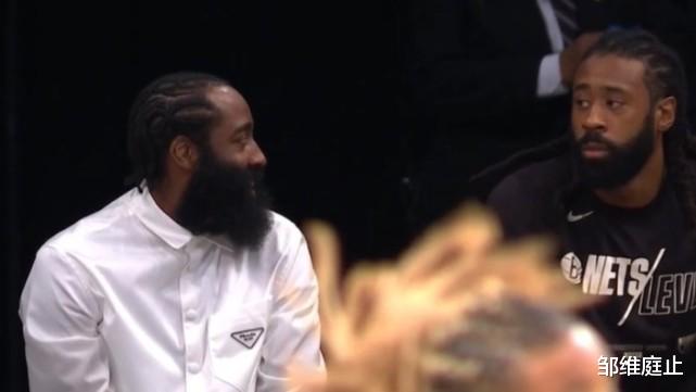 雄鹿队|差距过大！篮网把雄鹿打成了湖人！哈登跳舞庆祝，小胖子悠着点！