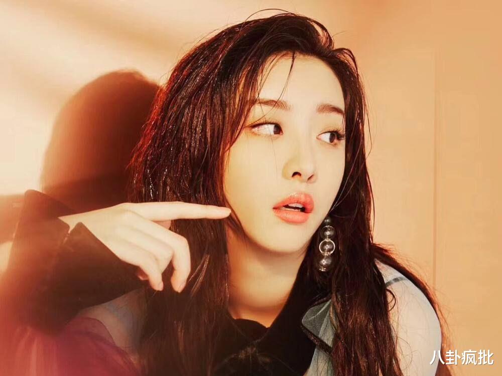 易烊千玺|婚前财产公证，吴京易烊千玺二搭，张艺兴很忙，张子枫00后影后