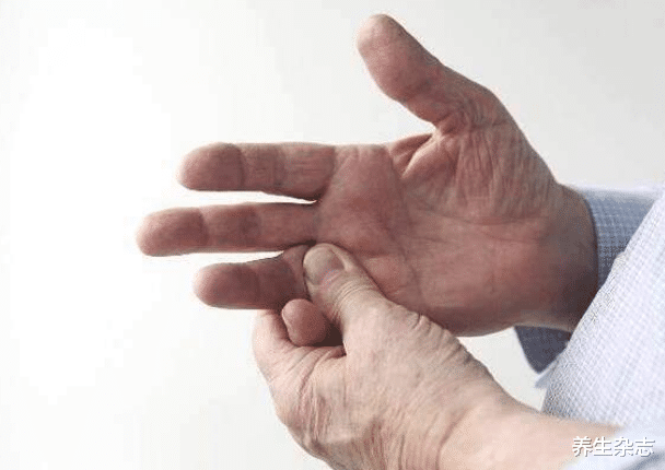 运动|血压升高时，身体会出现4个明显的“信号”，若占其中1个，趁早查血压