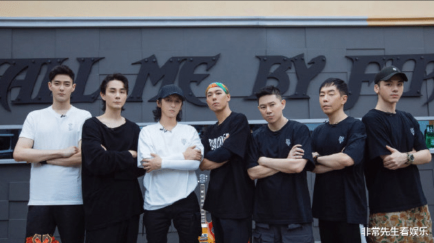 原创|《好声音》导师对战第二场，6轮对战5首原创，伍珂玥不敌谭轩辕