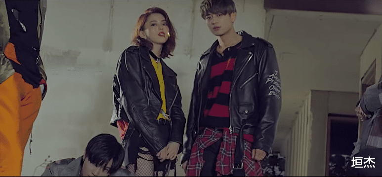 韩素希|被导演临时加亲密戏，凭反派角色一夜爆红，打败全智贤成广告女王