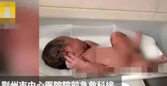 安徽女大学生宿舍“产子”后续,在孩子嘴里塞满白布,扔至楼下
