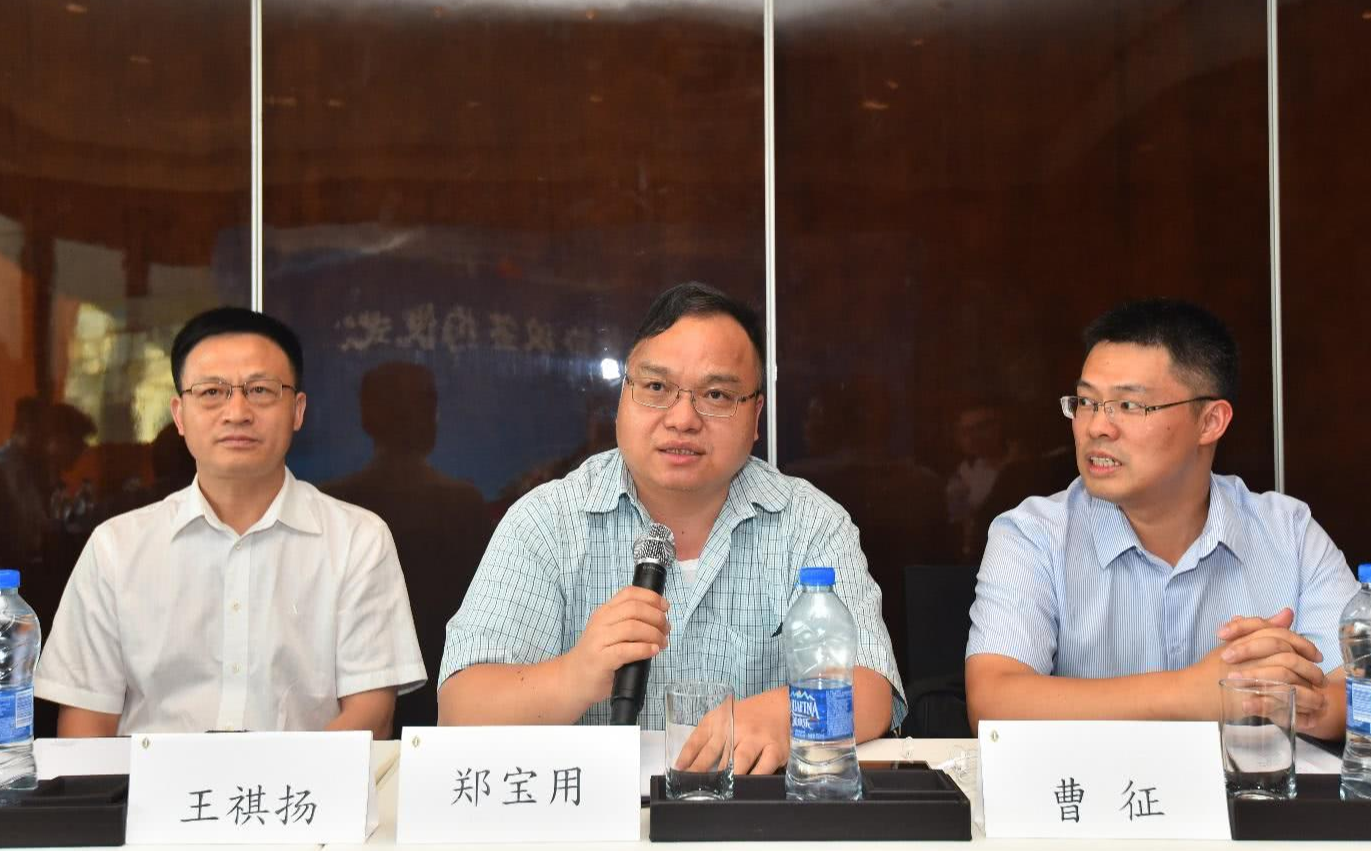 任正非|任正非刚进会议室，正要讲两句，郑宝用：任总，这会你不用参加
