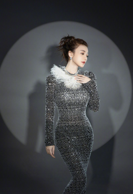 柳岩|柳岩性感照片来袭，你被撩到了吗