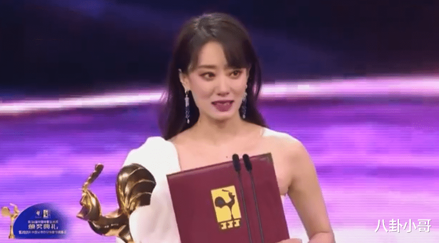 张小斐|张小斐如愿摘得金鸡影后，获奖感言令人泪目，导演贾玲却一无所获