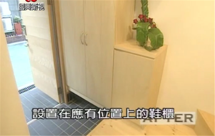 客厅|日本一家7口住6坪老房，人均1㎡每天叠在一起睡？网友：太窒息