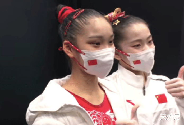 世界冠军|第二金！中国体操诞生新世界冠军：17岁颜值出众，与教练相拥而泣