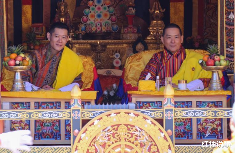 吴彦祖|不丹三代国王同框,66岁太上皇撞脸吴彦祖,王后是四位同胞姐妹